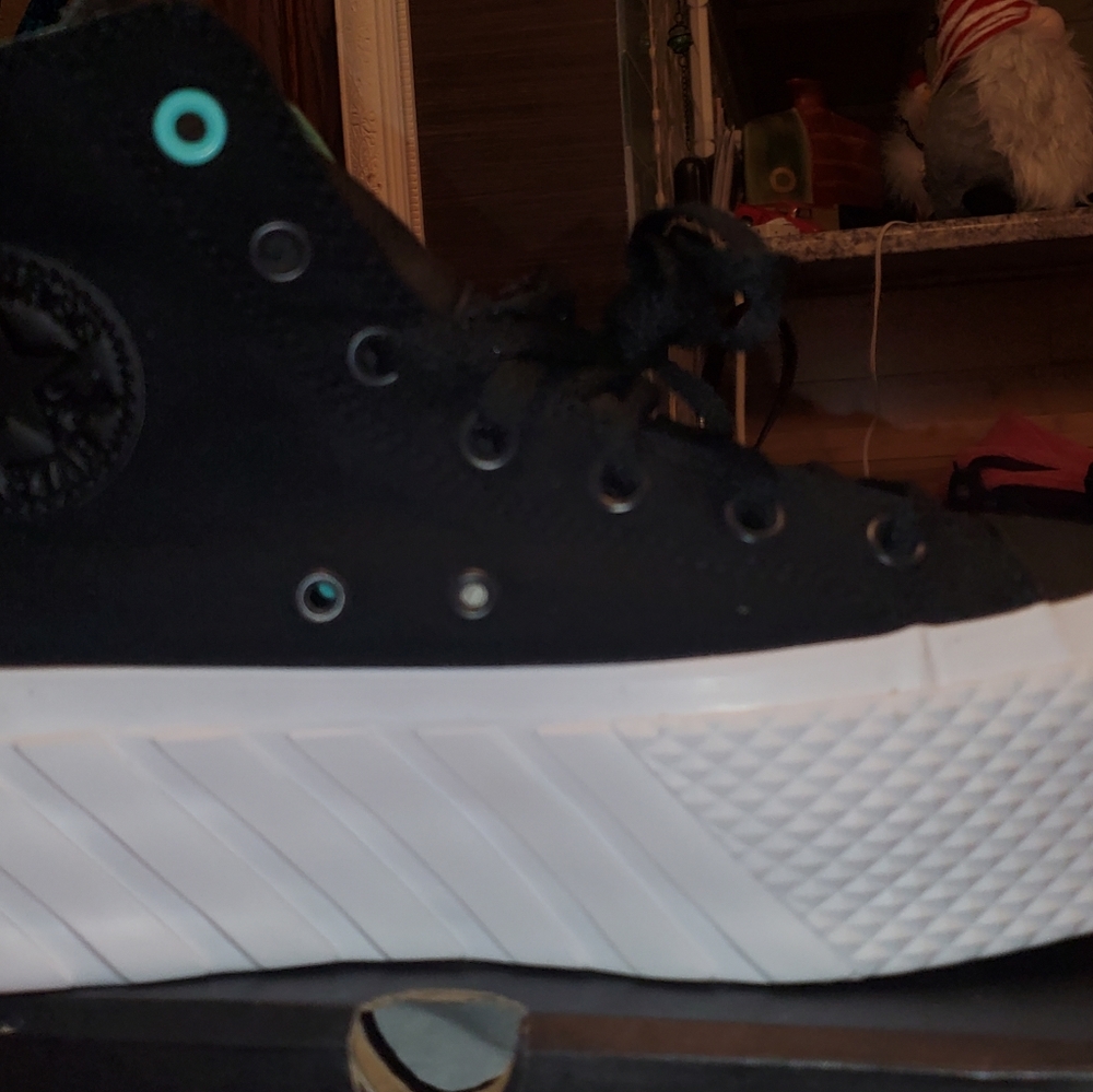 Converse - Picture 3 of 7